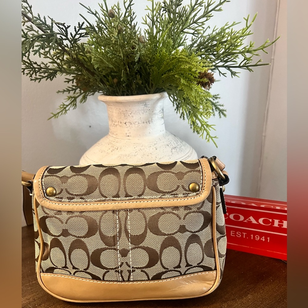 Coach Signature Canvas/Leather Cricket Turnlock Crossbody Bag - Picture 2 of 16